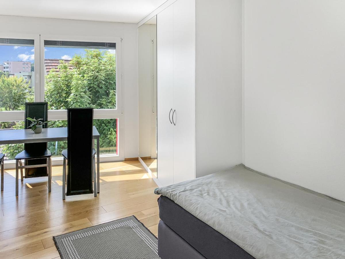 فندق Haus Zur Lilie Hinwil المظهر الخارجي الصورة