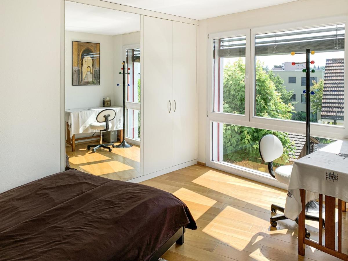 فندق Haus Zur Lilie Hinwil المظهر الخارجي الصورة